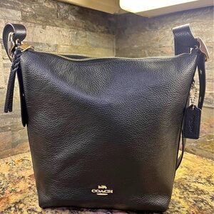 Sale🔥Authentic ⚠️ Coach Duffle 
handbag in black Pebbled leather